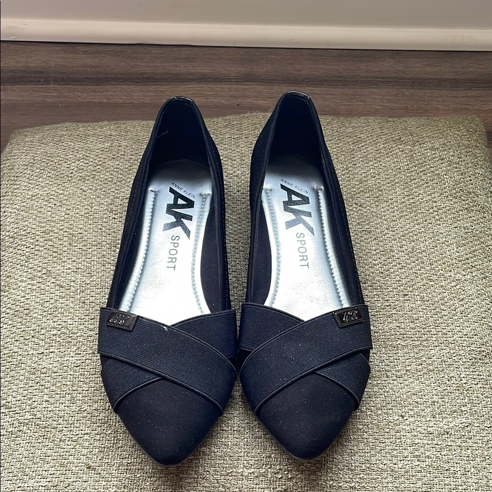 Anne Klein Olseesa Flat - Black